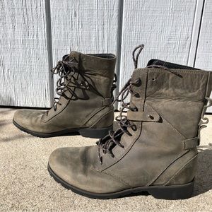 Teva Women’s Lace up Delavina Waterproof Ankle Boots